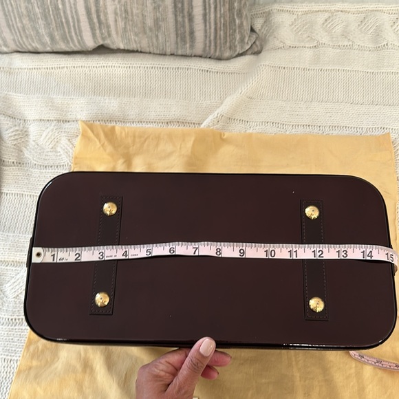 Louis Vuitton Alma Vernis Amarante GM handbag - Picture 17 of 17